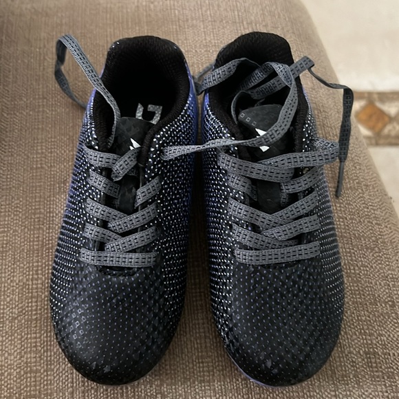 Toddler Girl Purple and Gray Soccer Cleats Size 8, New Without Tags - Picture 2 of 3